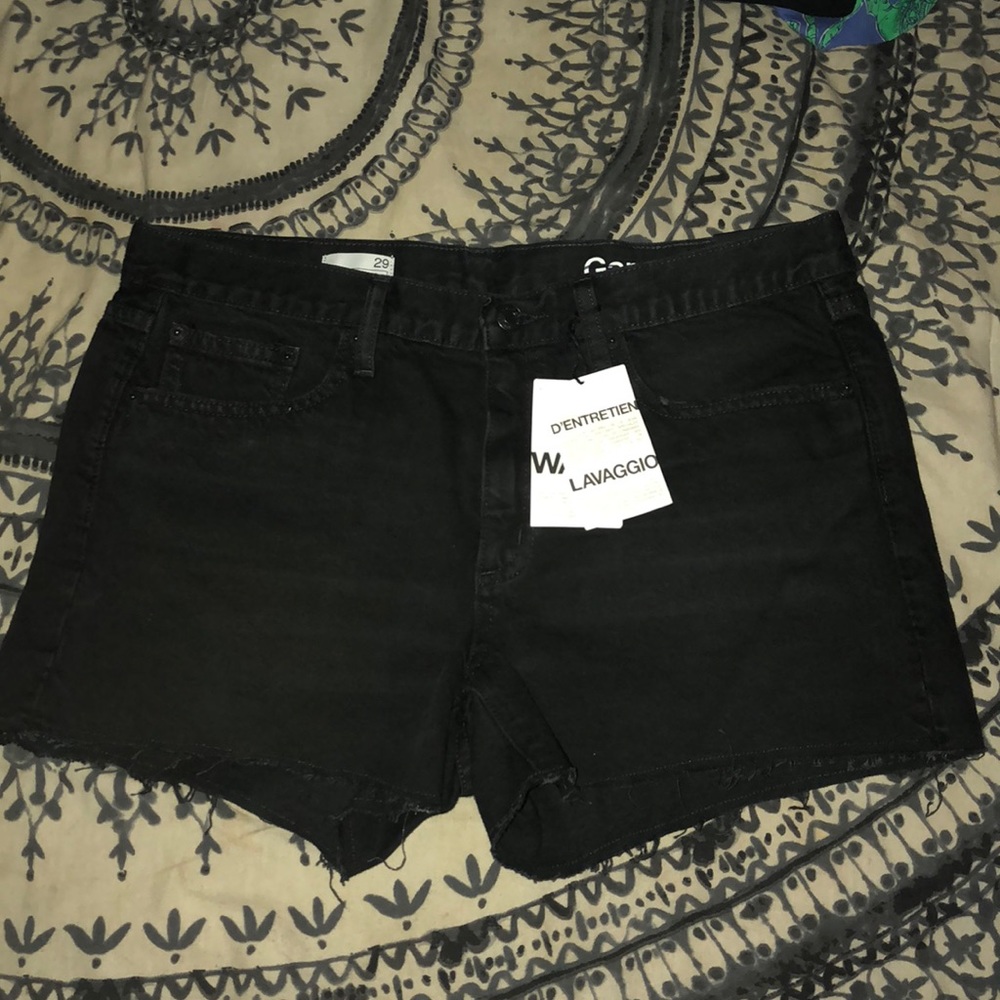 NWT Size 29 Gap Slim Shorts Distressed Black